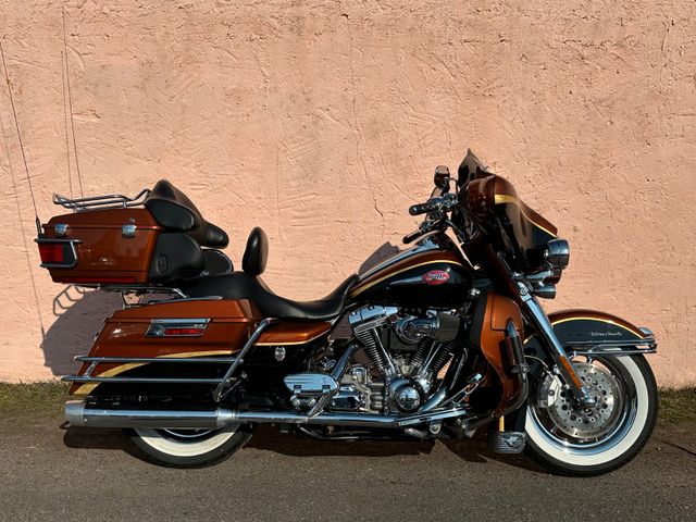 Harley-Davidson FLHTCUSE3 E-GLIDE ULTRA CLASSIC CVO 5HD1*KESTECH