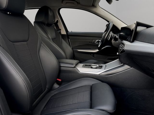 Foto Nummer 11: BMW 330e