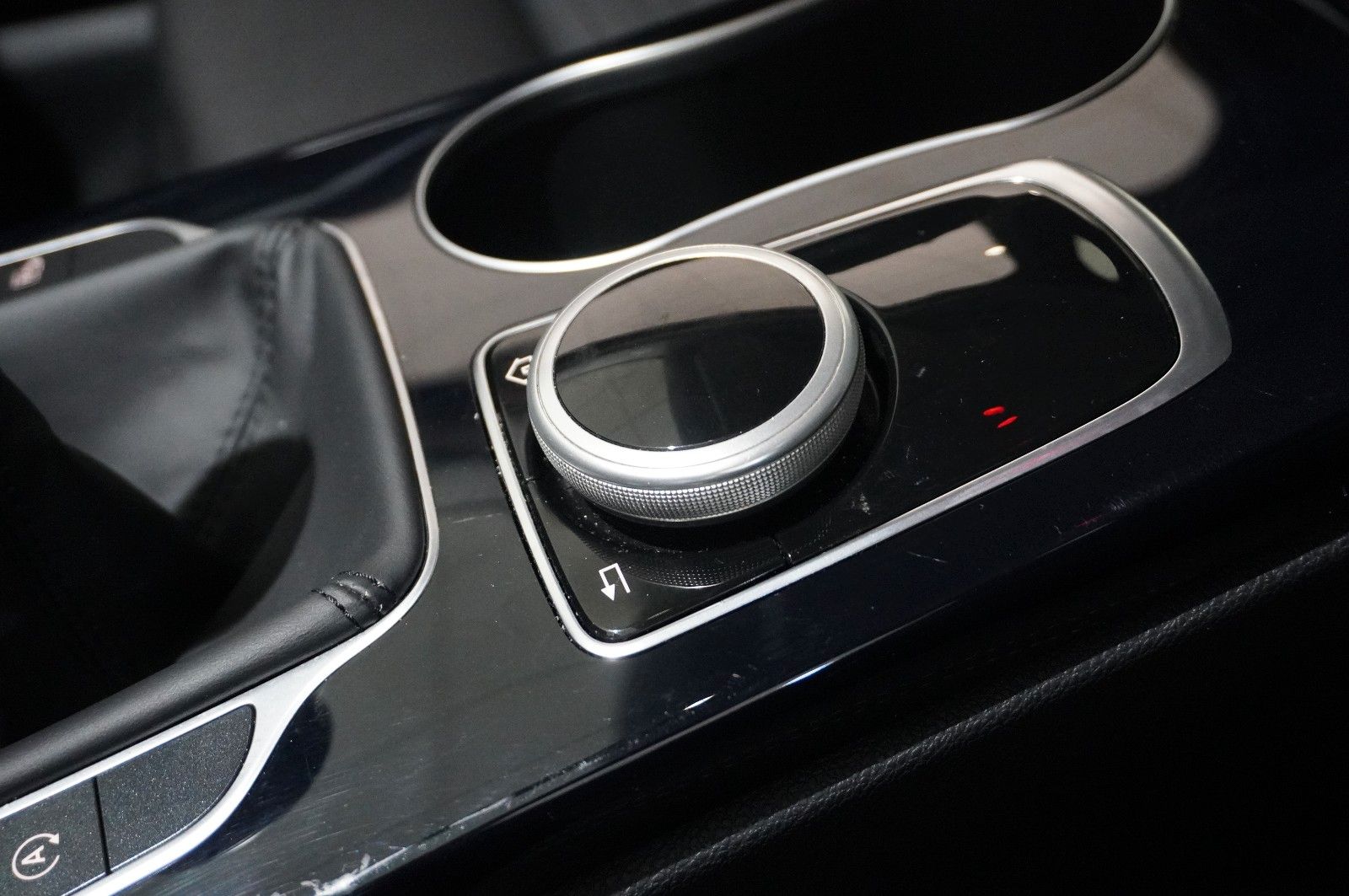 Fahrzeugabbildung Mercedes-Benz C 200D T BUSINESS NAVI/LED/KAMERA/SH/BURMESTER