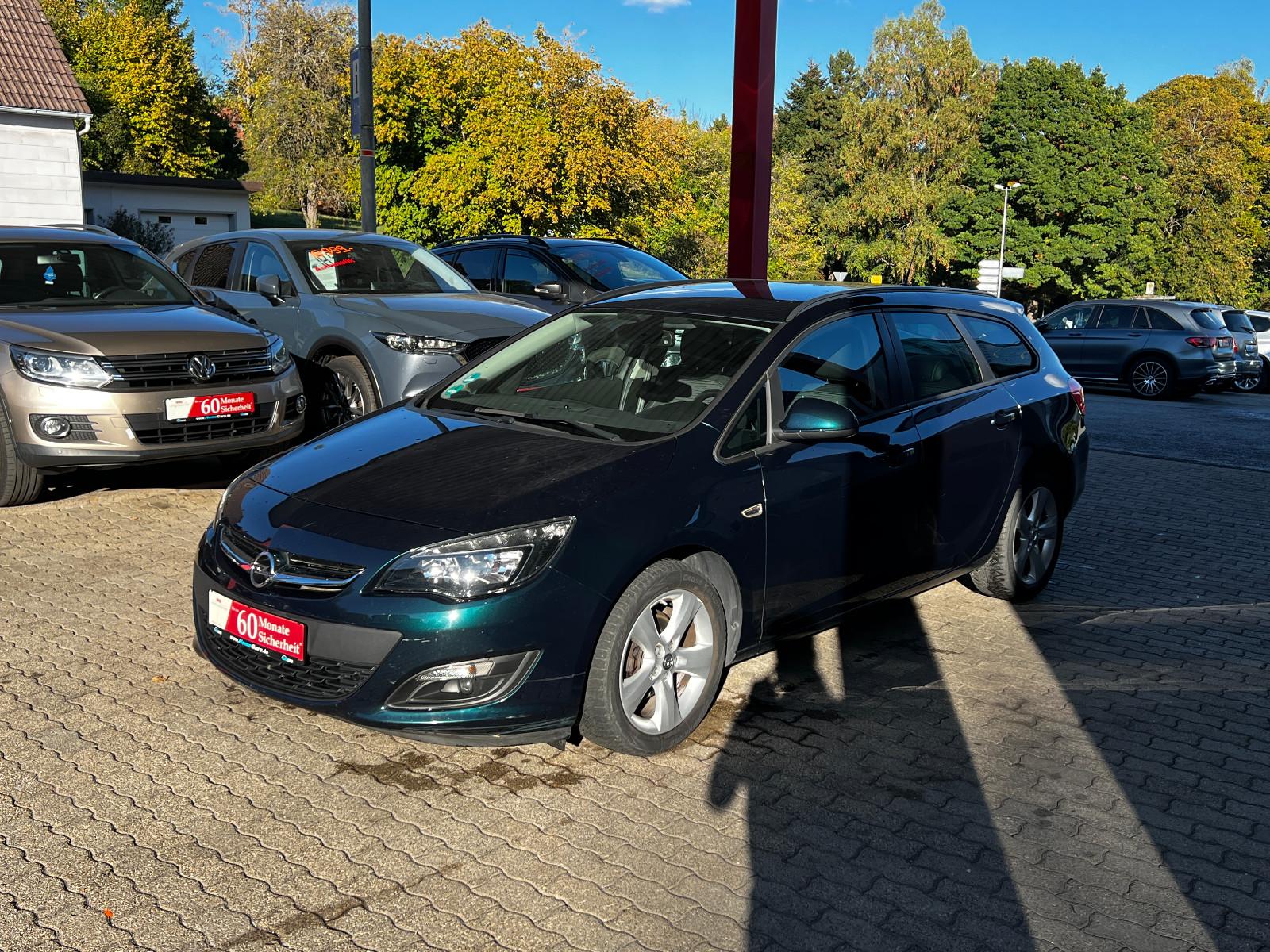 Opel Astra 2015 — interior