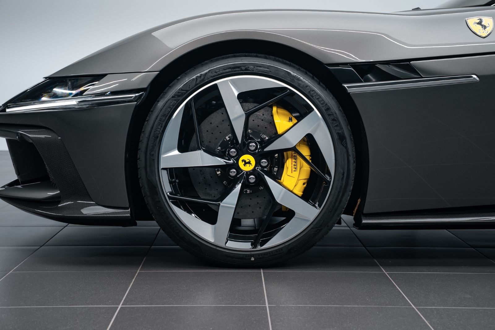 Fahrzeugabbildung Ferrari 12Cilindri LIFT/CARBON/RACING SEATS/LP-5%