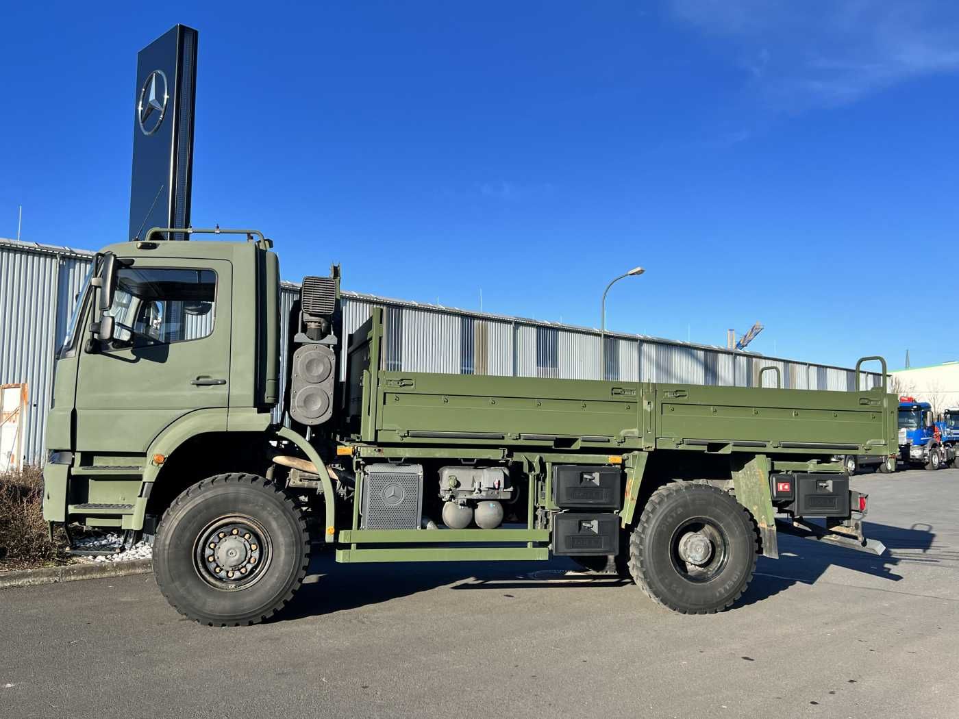 Fahrzeugabbildung Mercedes-Benz Axor 1829 A 4x4 Pritsche