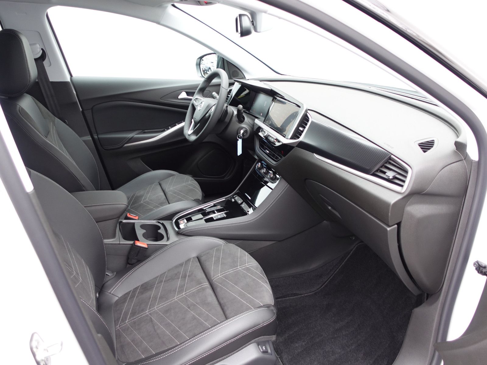 Fahrzeugabbildung Opel Grandland 1.2Turbo GS  Automatik  SHZ,PDC,Kamera