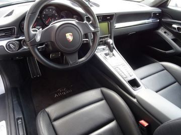 Fahrzeugabbildung Porsche 911 Carrera 4 Autom.