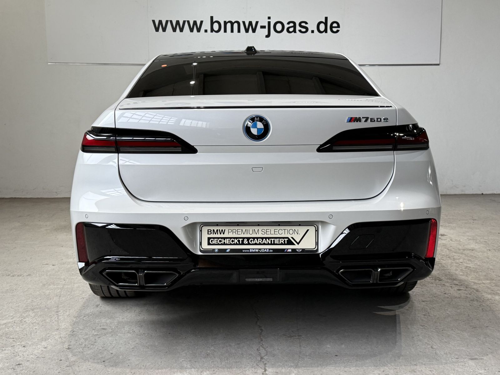Fahrzeugabbildung BMW M760e xDrive Lounge Seating Sky Lounge M Perform
