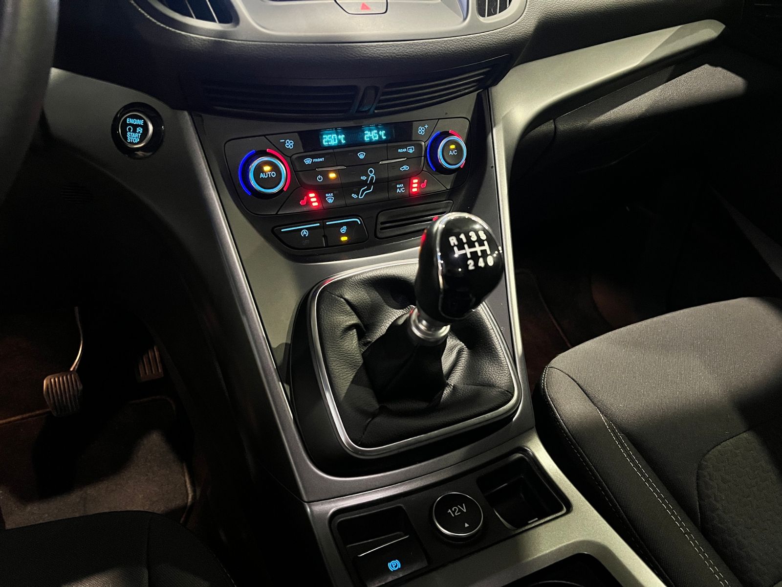Fahrzeugabbildung Ford Kuga Cool & Connect AHK SHZ NAVI KLIMA