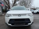 Mitsubishi Outlander Diamant 4WD AHK°1-HAND°RFK°NAVI°TLEDER - gebrauchte Mitsubishi Outlander aus dem Jahr 2015