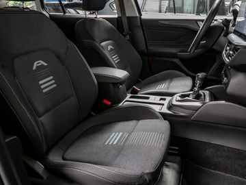 Ford Focus Turnier 1.0 Active Spurhalteassistent Navi