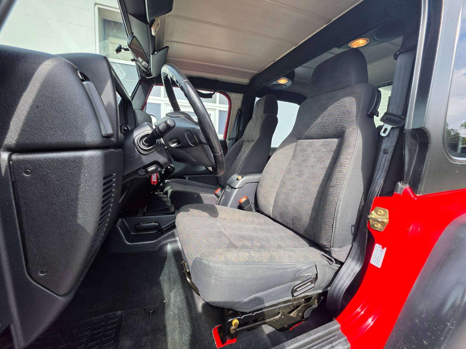 JEEP WRANGLER TJ 2.4 16V PERFEKTER ZUSTA | 143 ch | 4X4 | BVM | PACK SPORT | VOLANT EN CUIR