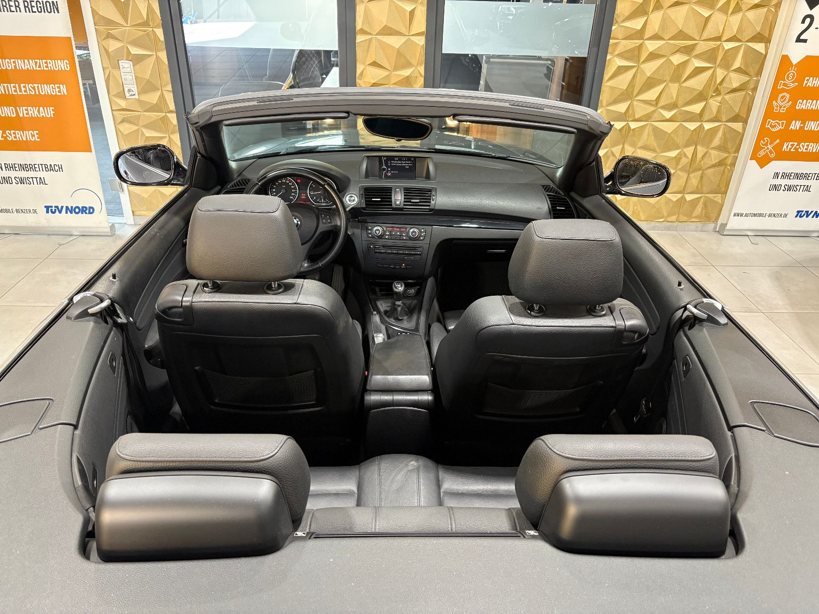 Fahrzeugabbildung BMW 118i Baureihe 1 Cabrio/NAVI/PDC/SHZ/KLIMA/8-FACH