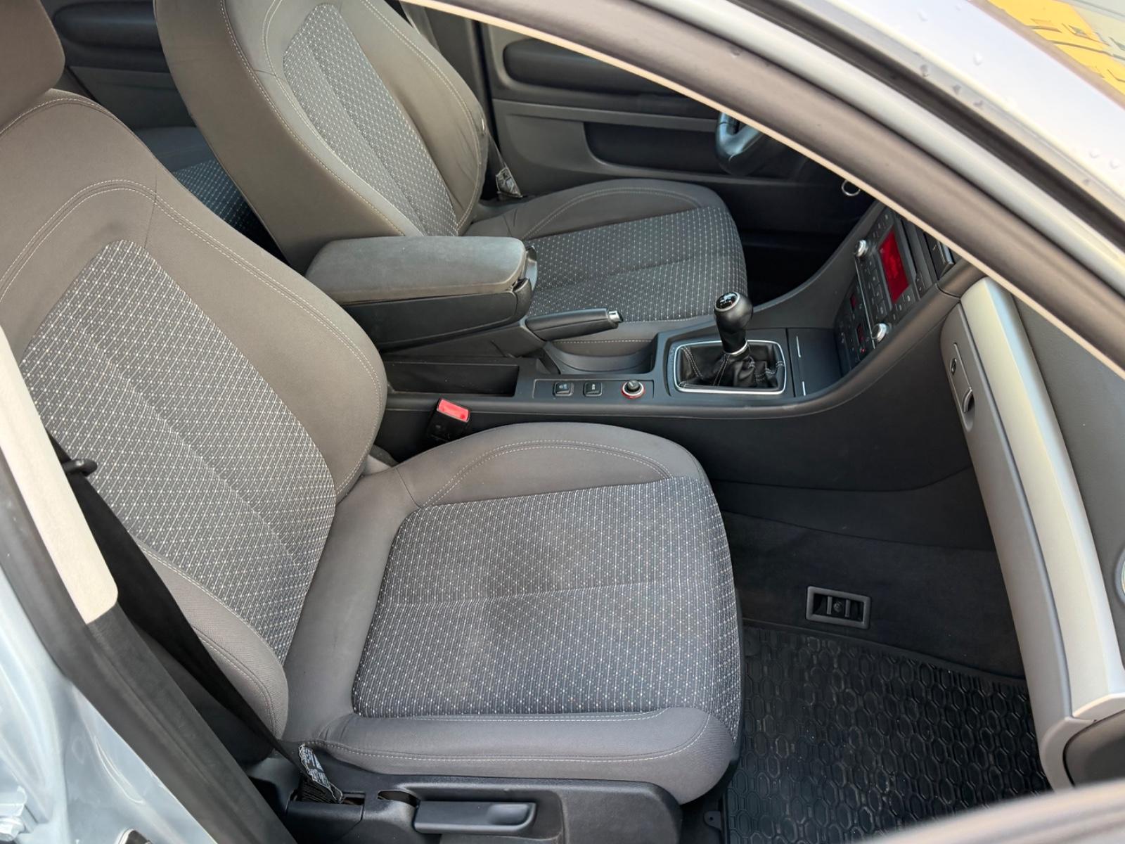 Seat Exeo 2010 — interior