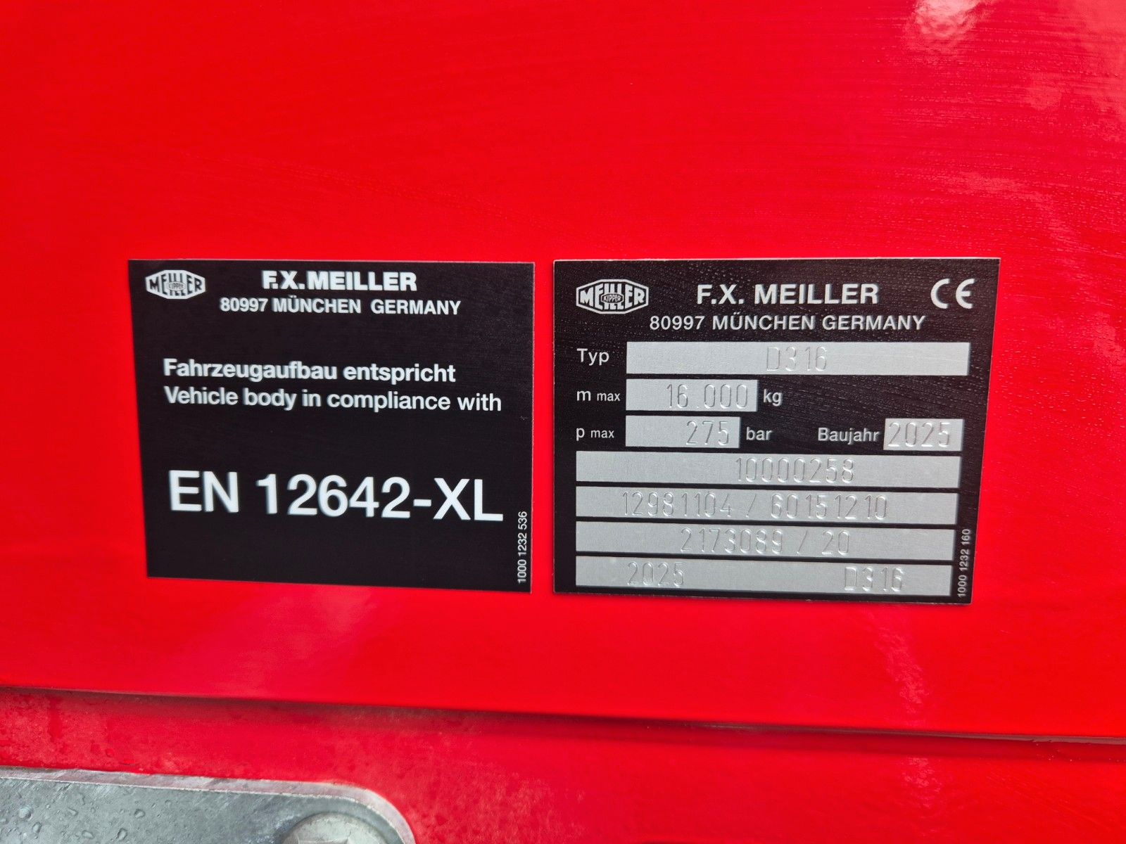 Fahrzeugabbildung Iveco AD300X50Z 6x4 Meiller-Kipper, Intarder Bordmatik