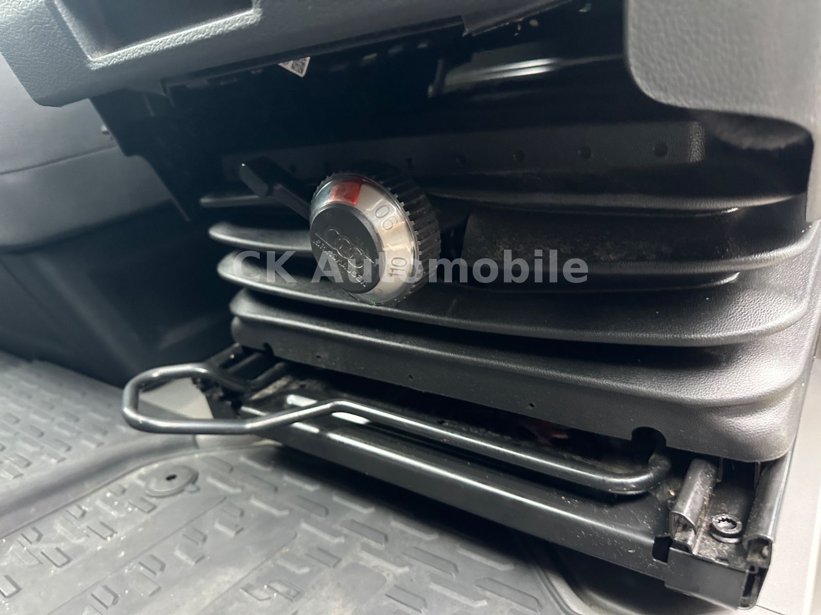 Fahrzeugabbildung Volkswagen Crafter Kasten 35 FWD 2.0TDI/Klima/Navi/SHZ/AHK