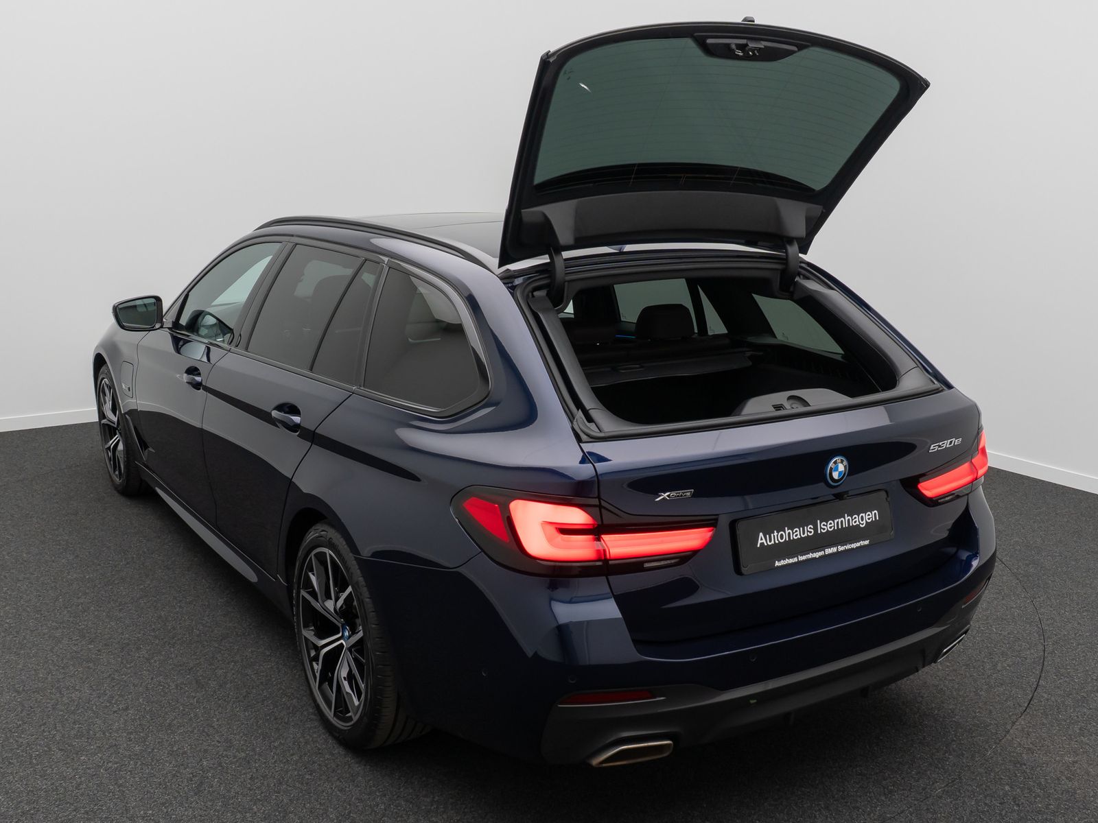Fahrzeugabbildung BMW 530e xD M Sport Laser DAB H/K HUD AHK Panorama