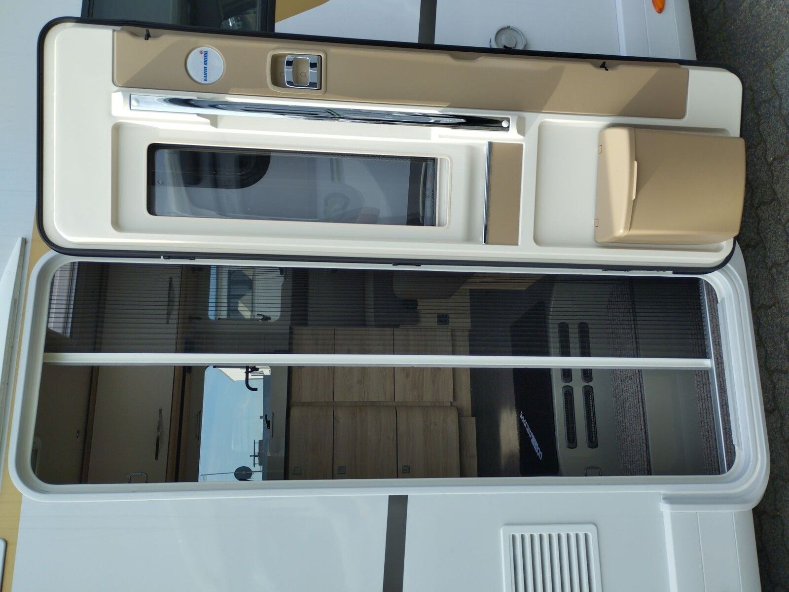 Fahrzeugabbildung Eura Mobil Integra Line IL 720 EF SAT, SOLAR, LUFTFEDERUNG