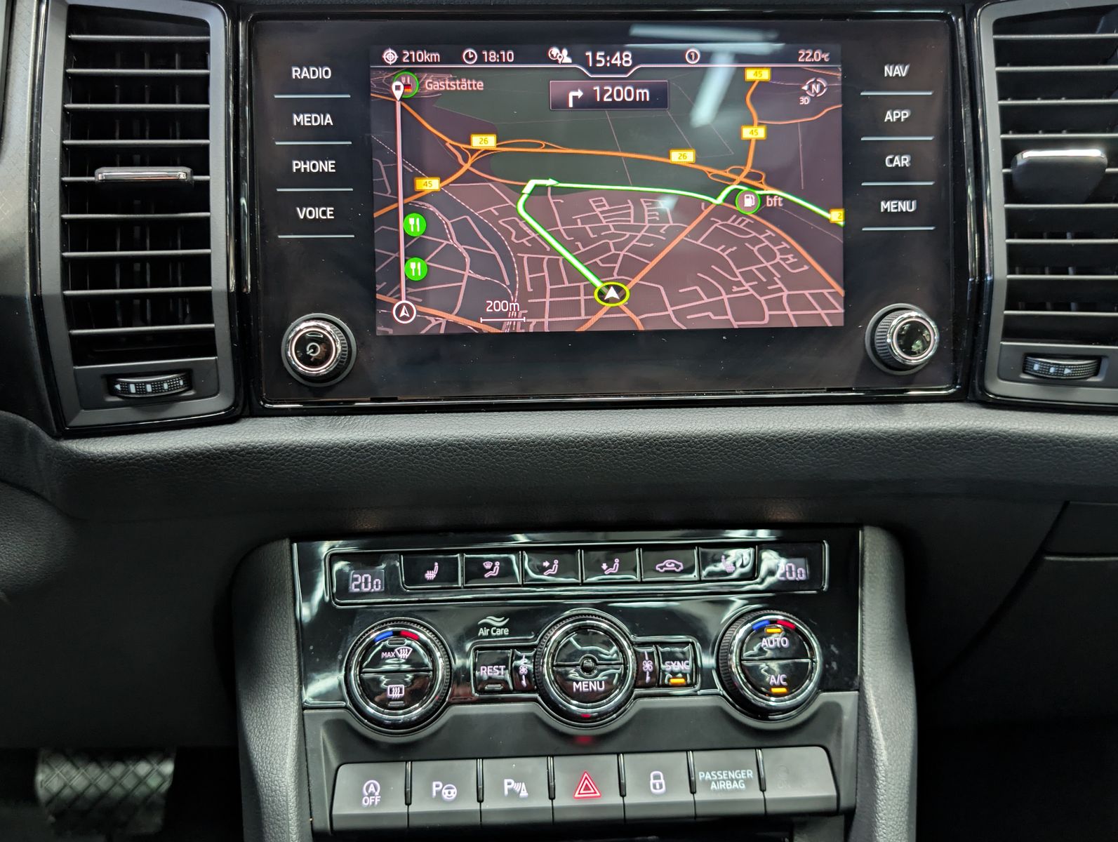 Fahrzeugabbildung SKODA Kodiaq Clever 4x4 PANO*AHK*CANTON*4xSHZ*7-Sitzer