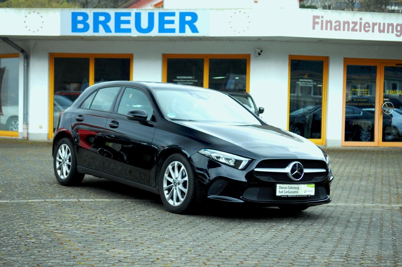 Mercedes-Benz A 180 Automatik DISTRONIC Navi LED Klimaautomati