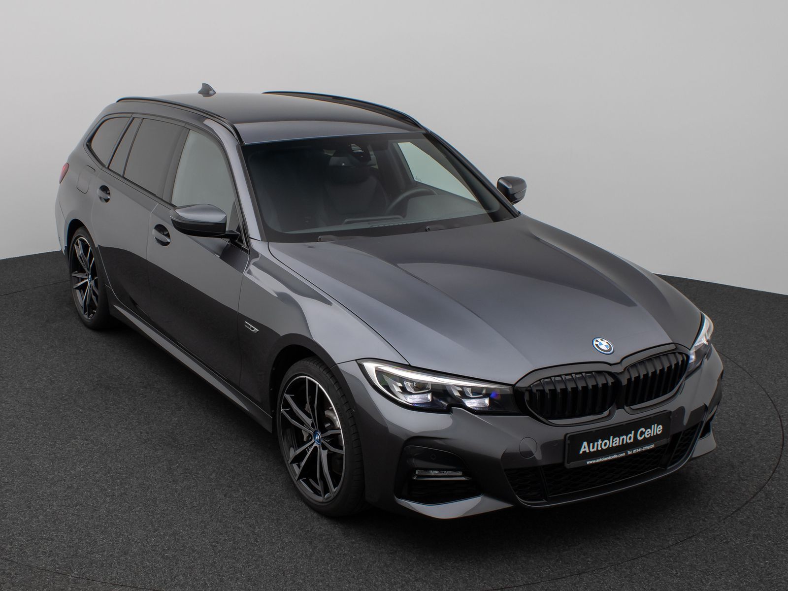 Fahrzeugabbildung BMW 330e  M Sport Kamera DAB HiFi DrivAssist 19Zoll
