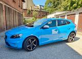 Volvo V40 T3 Kinetic R-Design in der Farbe Rebell Blue - Volvo V40 in Berlin