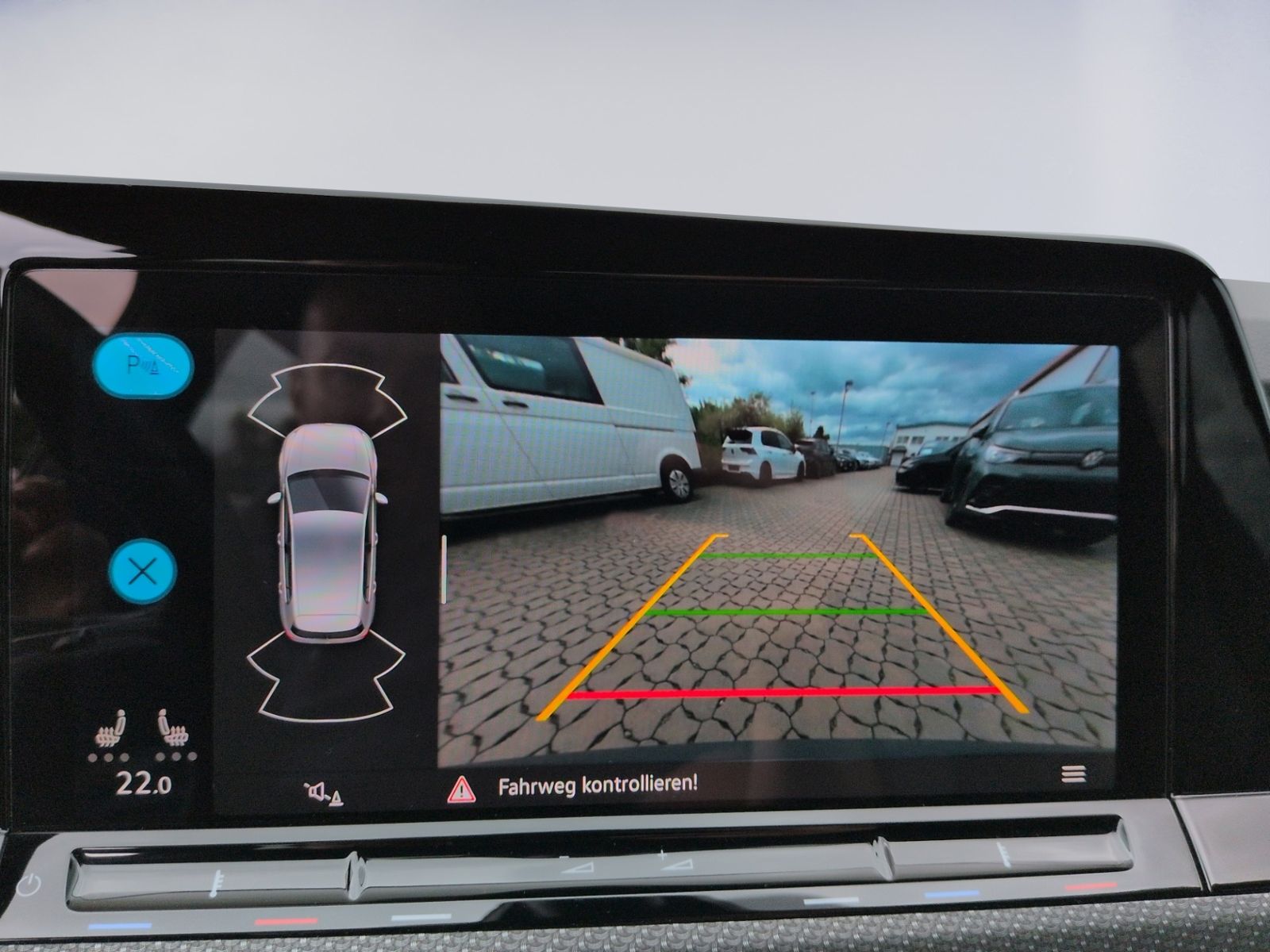 Golf VIII 1.5 TSI DSG R-Line KAMERA+NAVI+GRA+APP