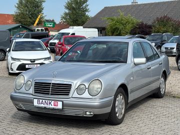 Mercedes E 230 - 2