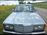 Mercedes-Benz W123 300D OLDTIMER  - Mercedes-Benz 300: W123