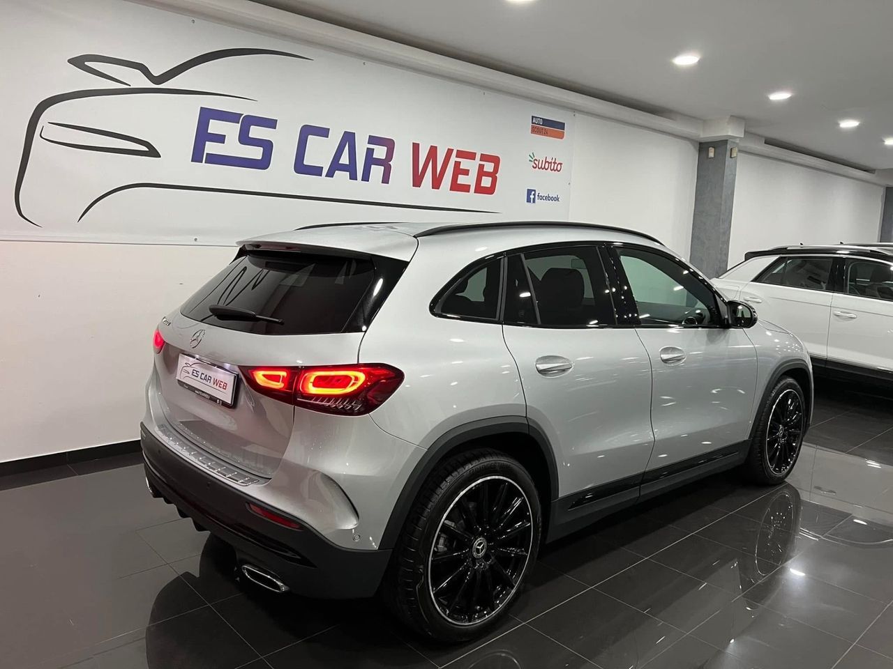 Mercedes-Benz Mercedes Benz GLA 200d aut. Premium 150 cv imagem 3