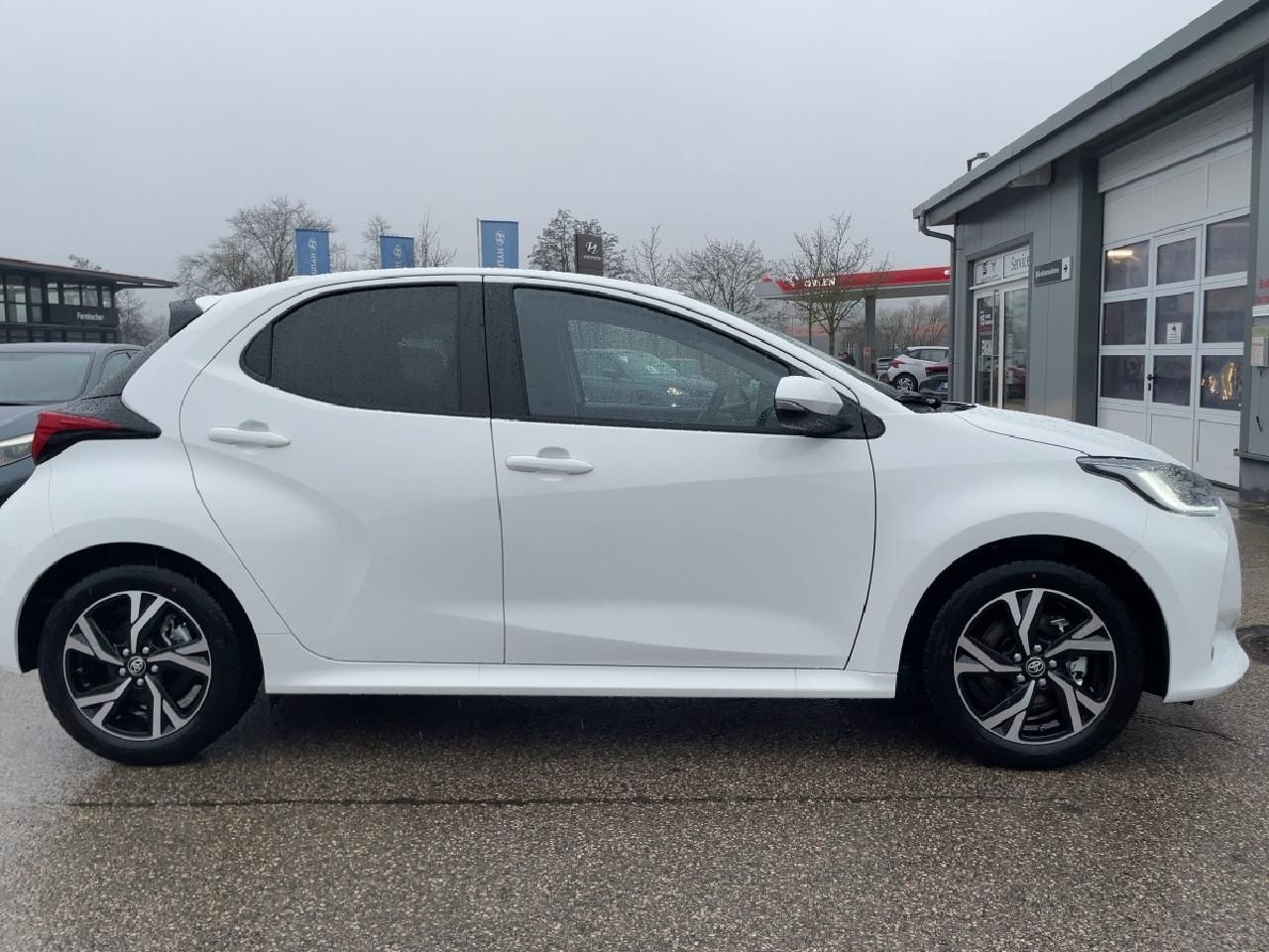 Fahrzeugabbildung Toyota Yaris Hybrid 116PS Teamplayer + Comfort Paket