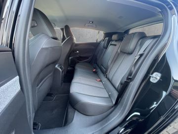 Peugeot 308 - 8