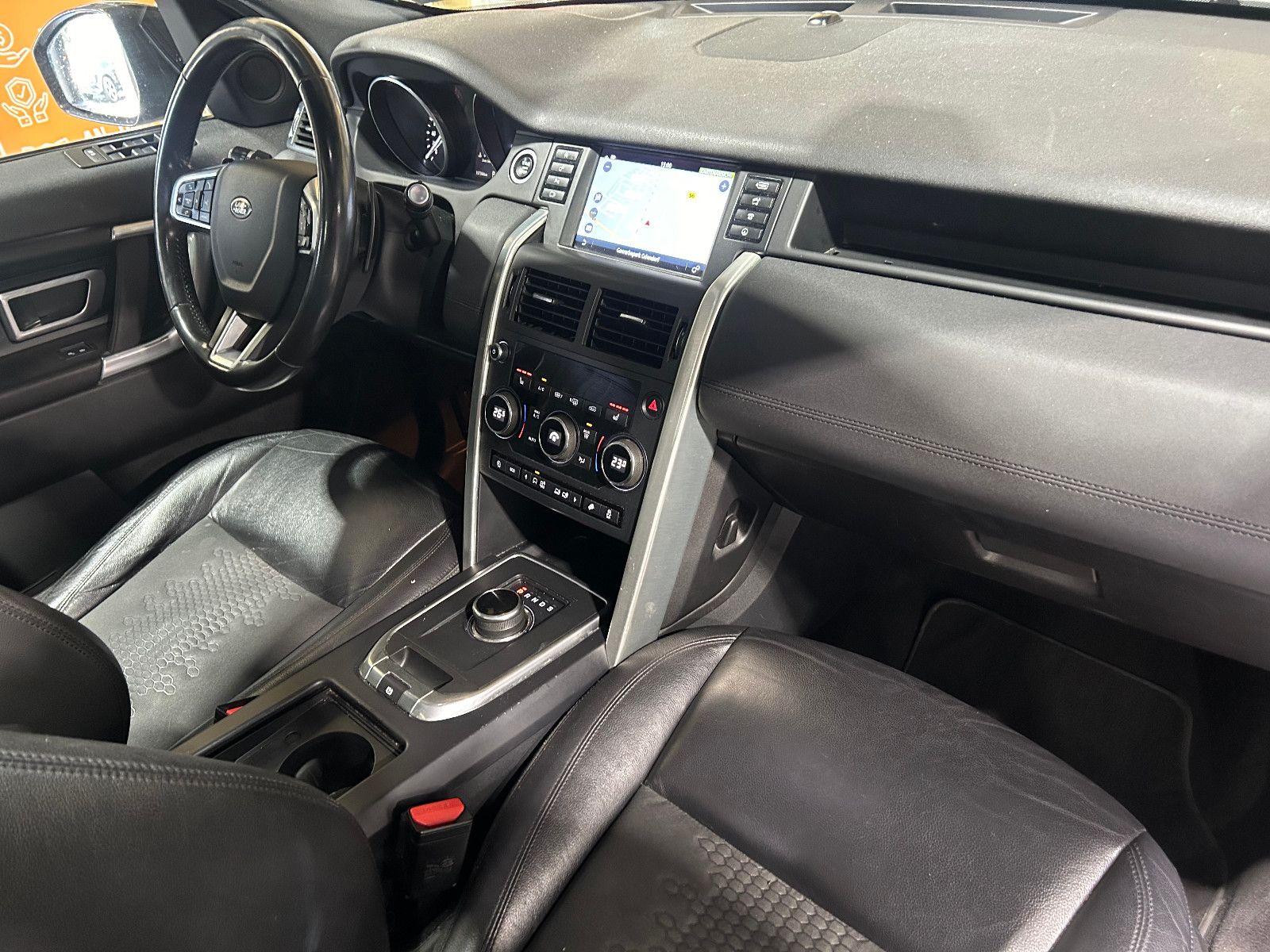 Fahrzeugabbildung Land Rover Discovery Sport SE AWD/PANO/ACC/NAVI/KAMERA/SHZ