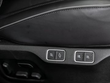 Hyundai Staria 2.2 Signature 4WD Leder Autobahnassistent