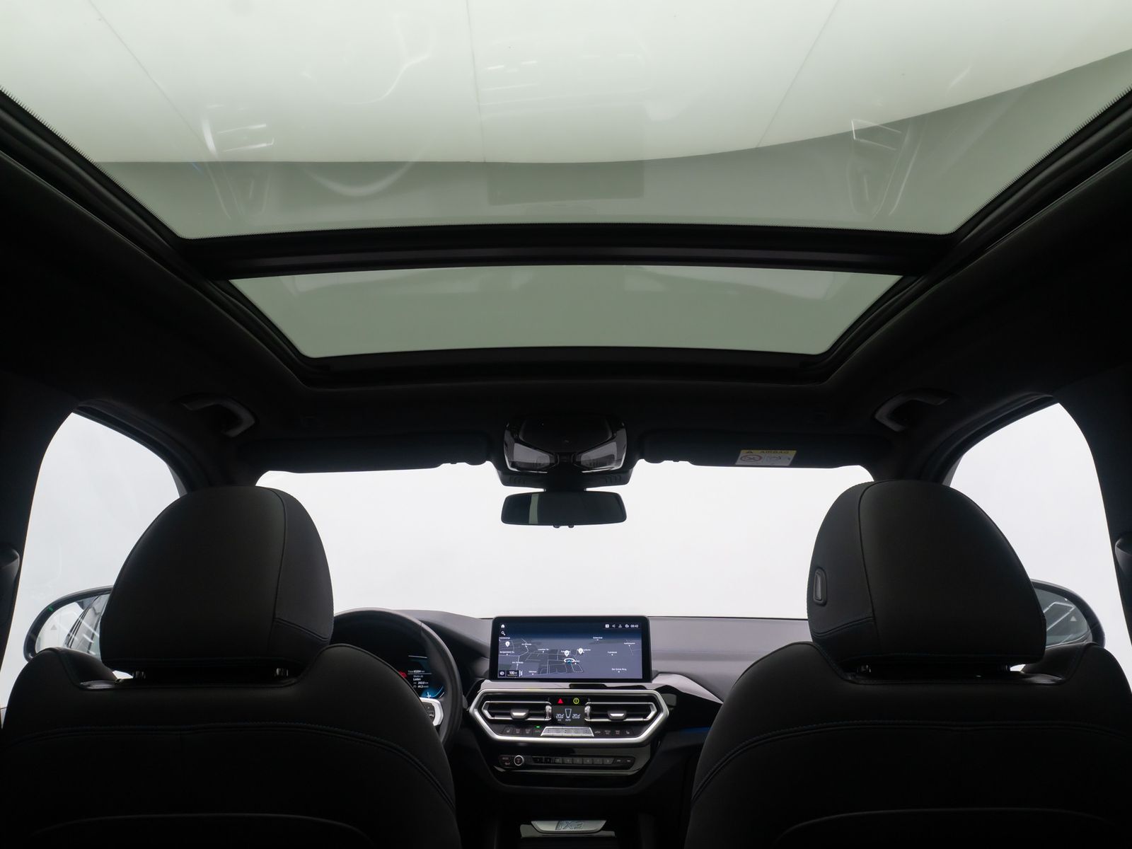 Fahrzeugabbildung BMW iX3 IMPRESSIVE H/K 360&deg;Panorma HUD DAB Sport 20"