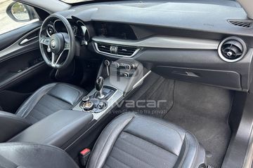 Alfa-Romeo Stelvio - 11
