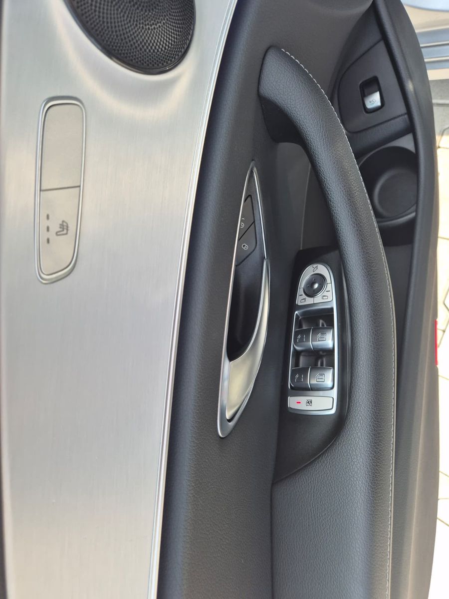 Fahrzeugabbildung Mercedes-Benz E 220 d Avantgarde AHK*DIST*LED*SHZ*Kam*Ambiente