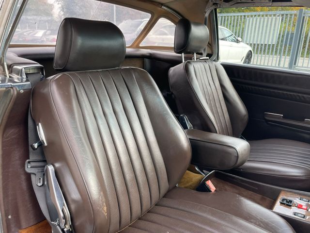 Mercedes-Benz SL 560