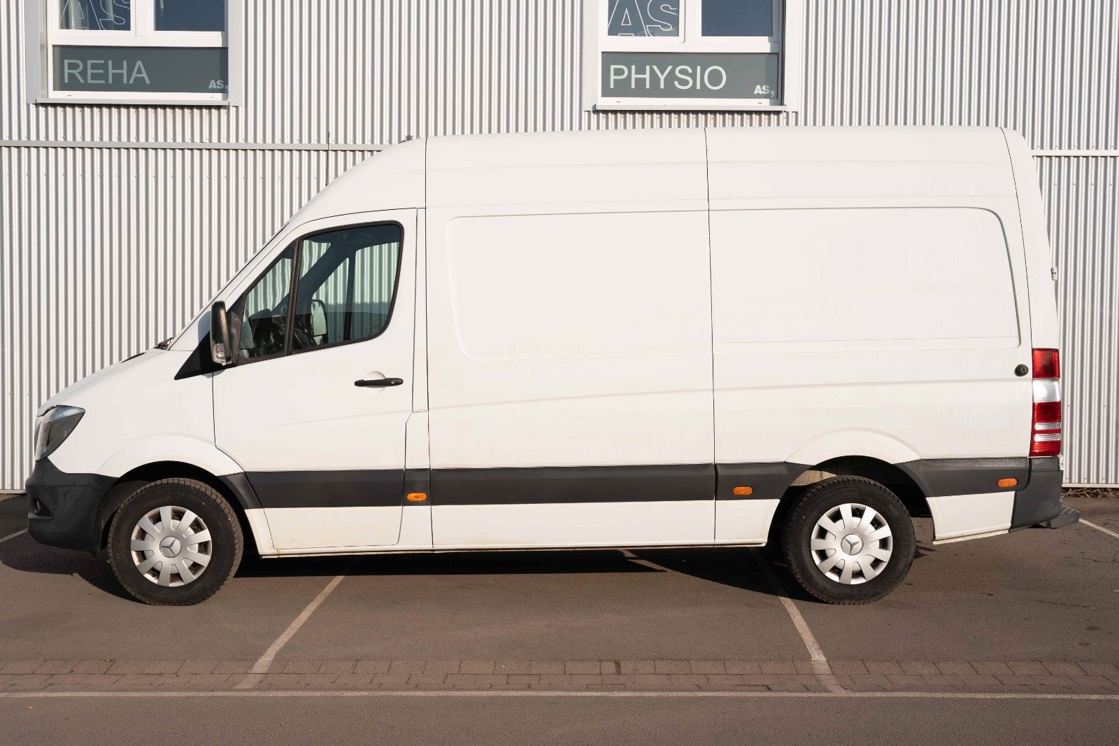 Fahrzeugabbildung Mercedes-Benz SPRINTER II L2H2 KASTEN 216 CDI AHK  KLIMA TEL