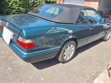 Mercedes-Benz E 220 Cabrio Top Zust., AU neu, H-Kennzeichen - Mercedes-Benz 220: 220e