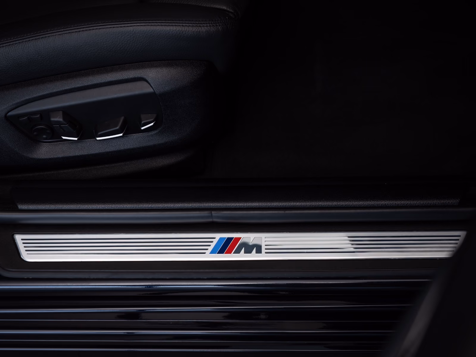 BMW 530d xDrive M-Sportpaket/HeadUp/Pano/H&K