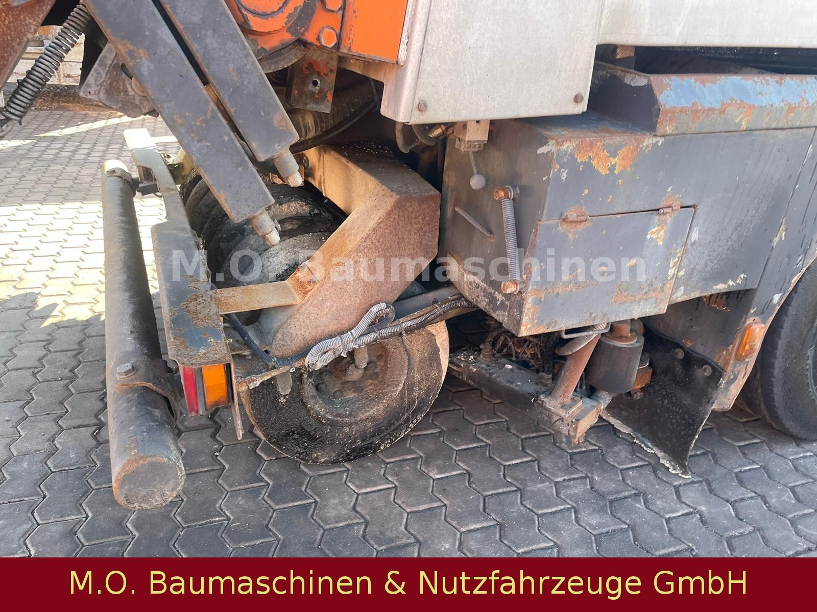 Fahrzeugabbildung Renault Premium 370 dci / Asphalt-Bitumen-Sprayer / 6x2