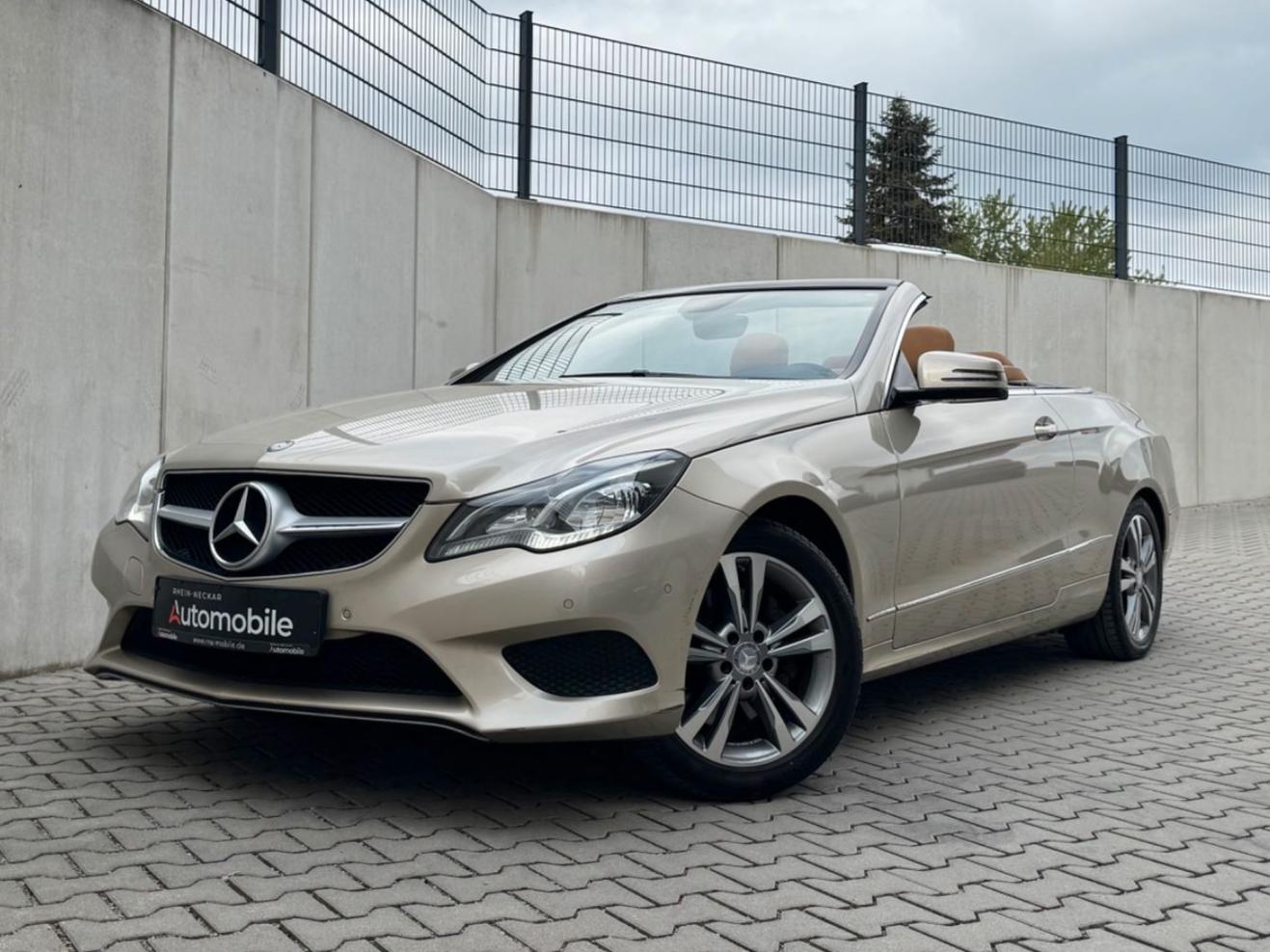 Mercedes-Benz E250 Cabrio/LED/Leder/Memory/MB Scheckheft/SR+WR