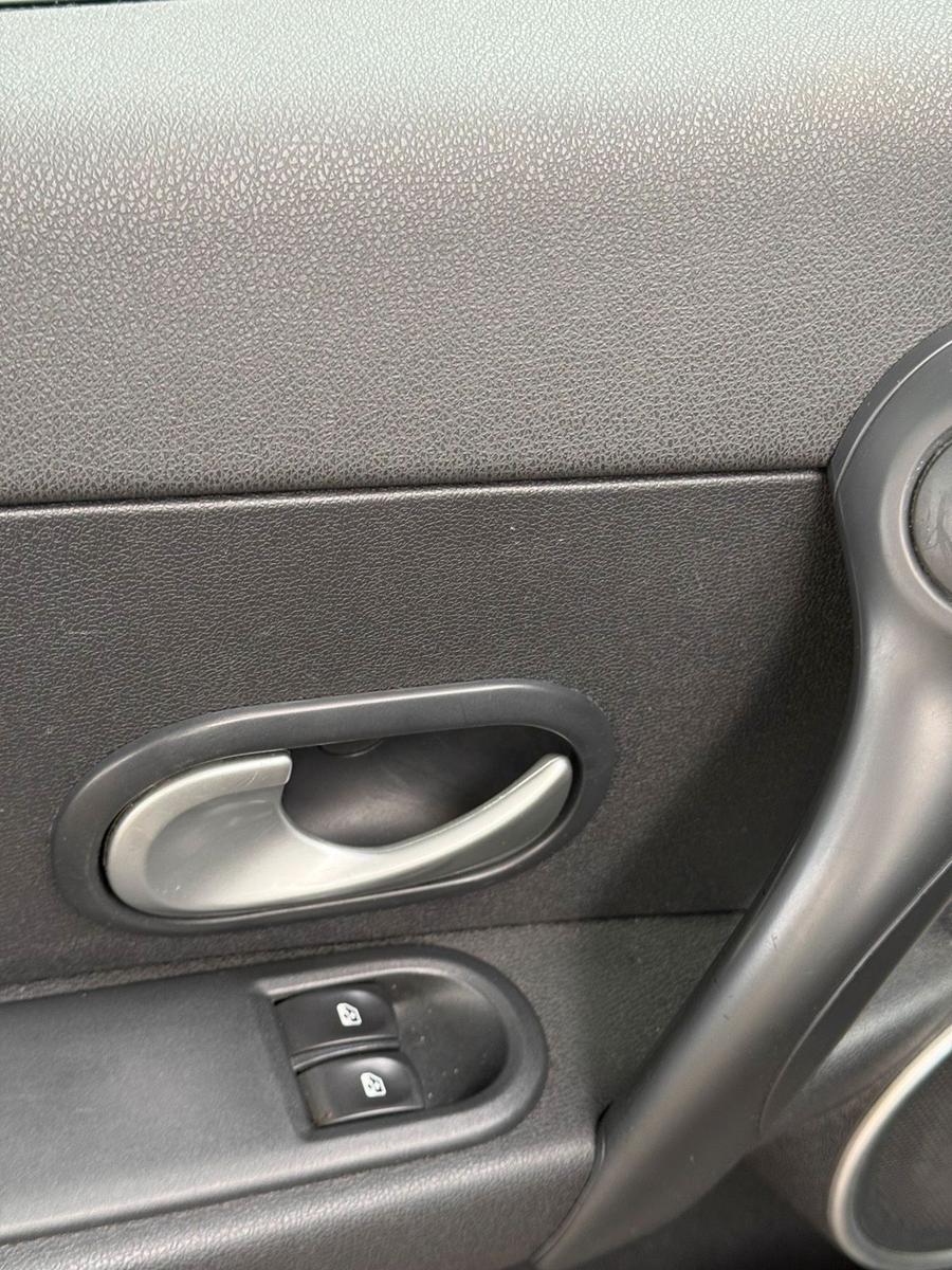 Renault Clio 2009 — photo 11