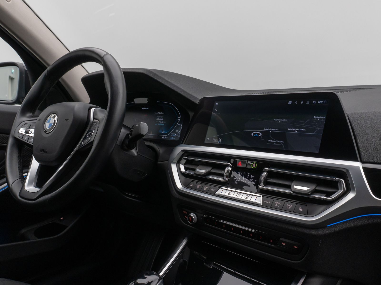 Fahrzeugabbildung BMW 330e ACC Alarm DAB CockpitPr HiFi PDC WLAN Sport