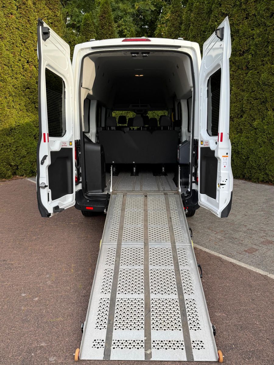 Fahrzeugabbildung Ford Transit 2.0TDCi 350 L3H3 9-Sitz+ROLLSTUHLRAMPE+