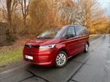 Volkswagen VW Multivan T7 LANG|6Sitze|NAVI|LED|AHK|PANO|SH - rote Volkswagen T7