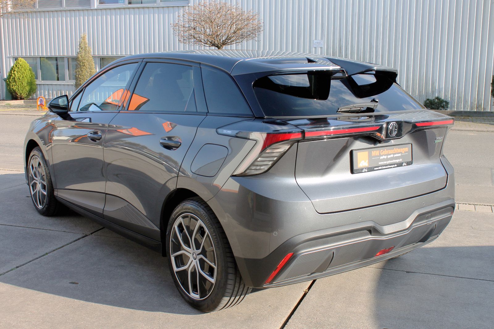 Fahrzeugabbildung MG MG4 Luxury 5D 150kW LED 360° ACC CarPlay BT NAV