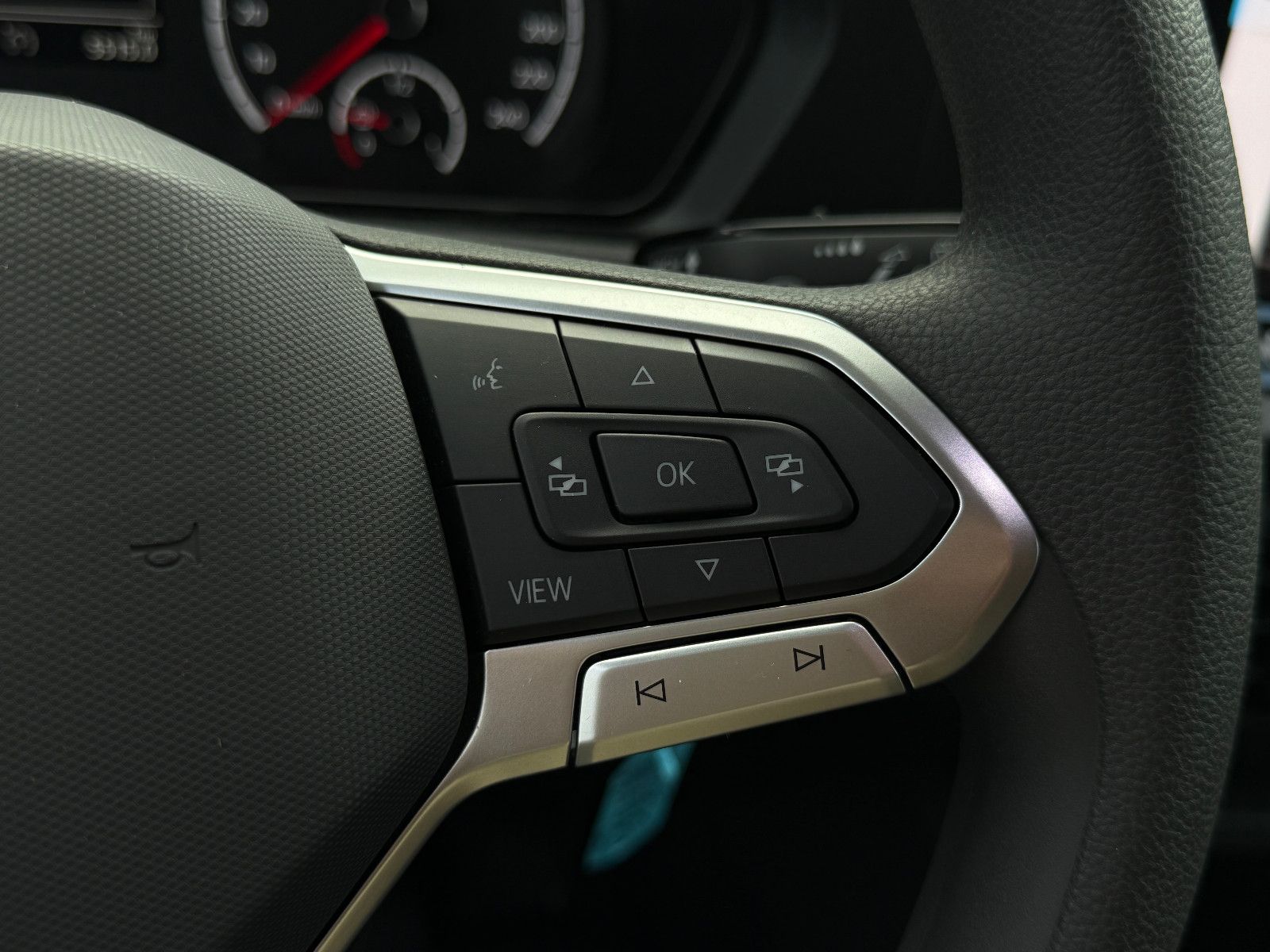 Fahrzeugabbildung Volkswagen Caddy Maxi 7-Sitzer DAB GRA Navi Kamera SHZ PDC