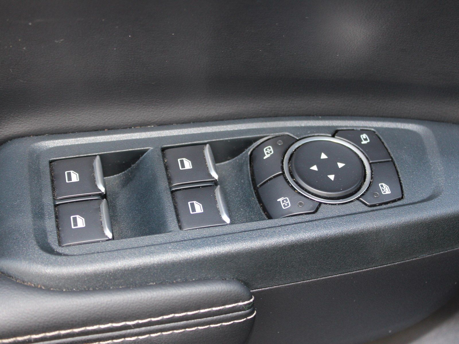 Fahrzeugabbildung Ford Ranger Platinum e-4WD Doppelkabine