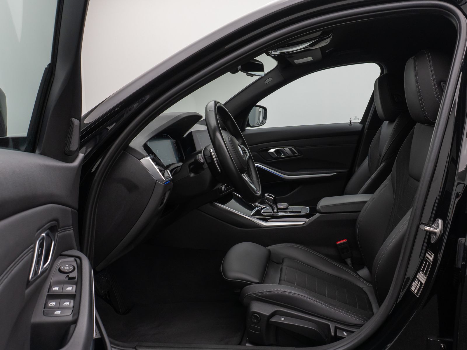 Fahrzeugabbildung BMW 330i Sport Line Kamera Lenkhz HiFi Komfort Alarm