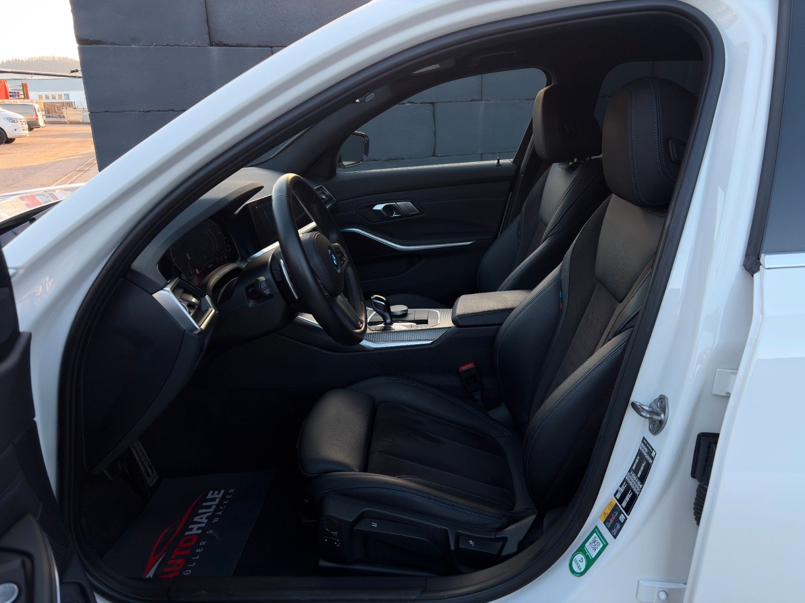 Fahrzeugabbildung BMW 320e G21 Touring M Sport Galvanik Akustik HiFi