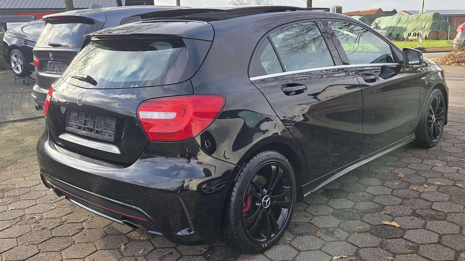 Mercedes-Benz A 250 A 250 Sport AUT Panorama DISTRONIC LEDER